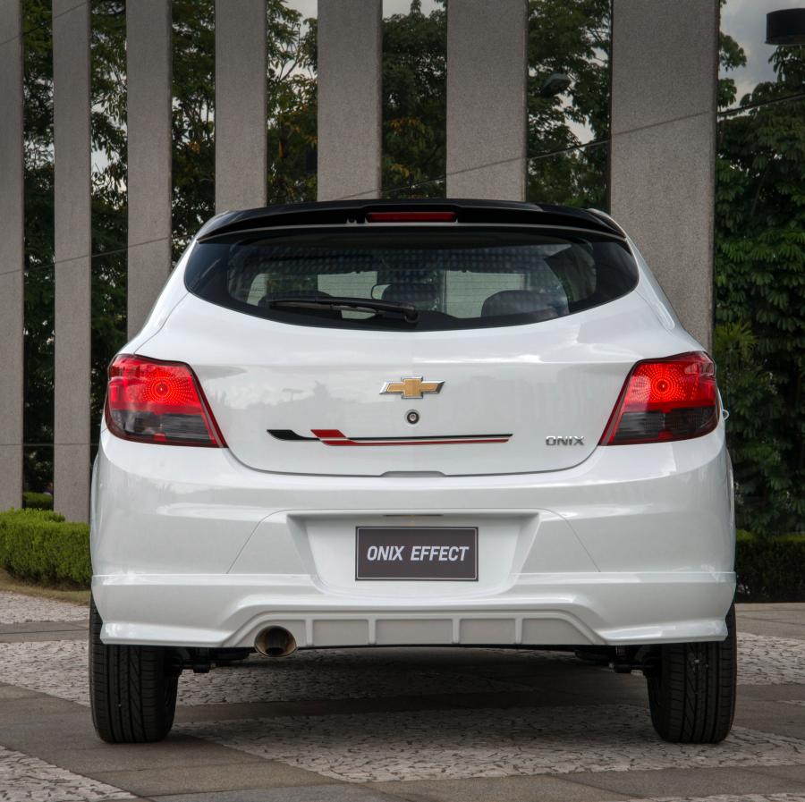  Chevrolet Onix Effect 2014 года  (фото 4 из 16)